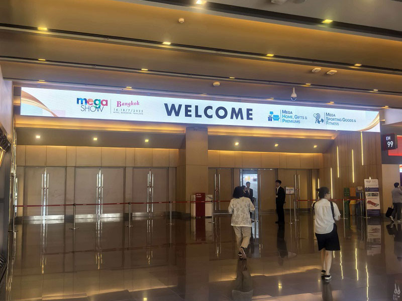 A QINGDAO RGS ragyog a thaiföldi megakiállításon 2025 Brightness táskával és csomagolási termékekkel