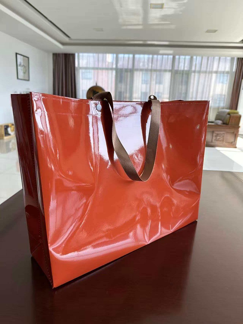 Az RGS PACKAGING új fényes PP és PP laminált ajándékcsomagjai már elérhetőek